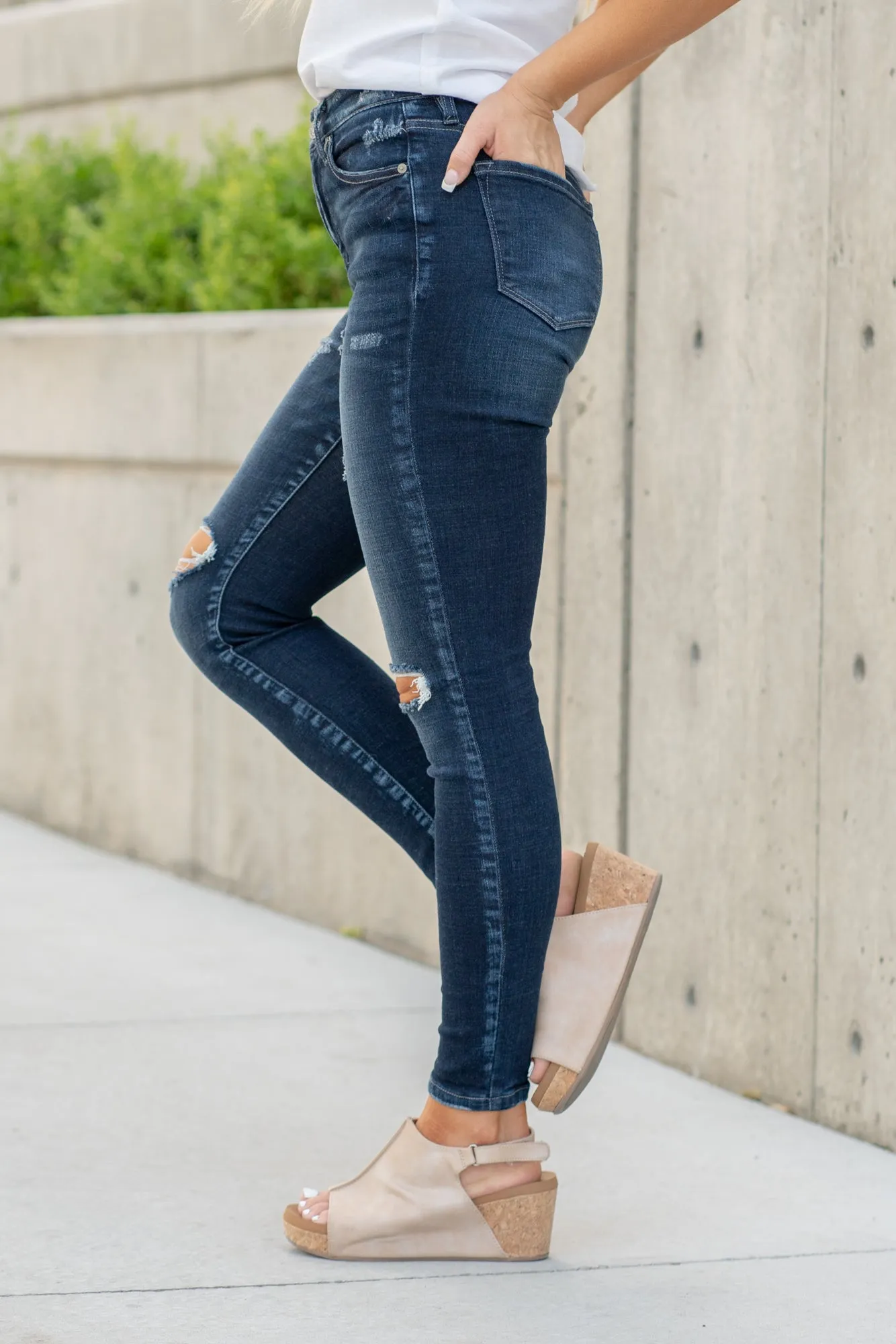 Bellevue High Rise Distressed Skinny