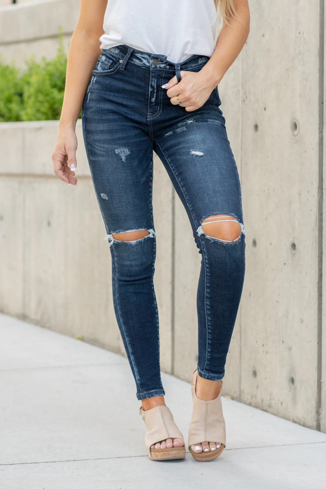 Bellevue High Rise Distressed Skinny